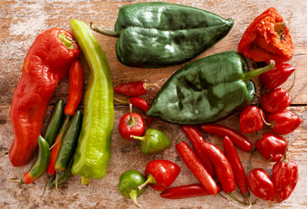 Chilis: Scharfe Schötchen (Foto: Foto: 123RF/S. Gibson) Chilis