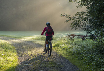 50 plus: Neue Wege gehen (Foto: Fotolia) Neues entdecken mit über 50