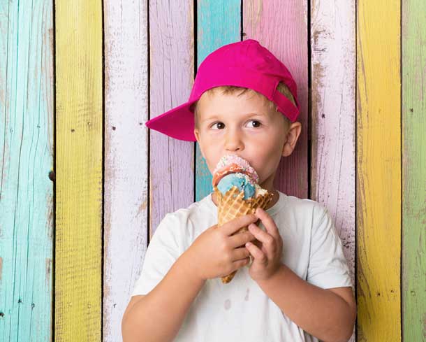 Nicht gut: mit Süssigkeiten belohnen (Foto: Fotolia) Süssigkeiten