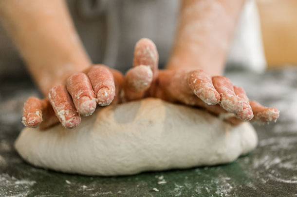 Sauerteig entsteht durch Milchsäurebakterien (Foto: 123RF/arinahabich) Sauerteig