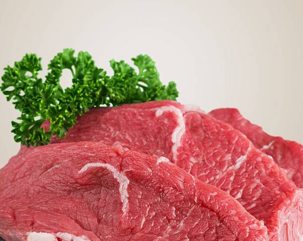 Fleisch enthält viel Schwefel und Eisen (Foto: 123RF/olegdudko) Fleisch Eisen Schwefel