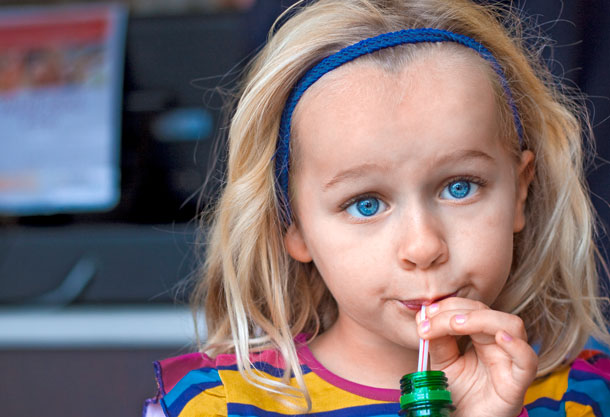 Keine Extra-Getränke für Kinder (Foto: dreamstime/Annems) Zucker Kinder