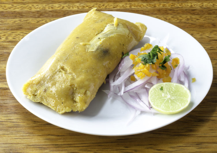 Tamales mit Salsa Criolla
