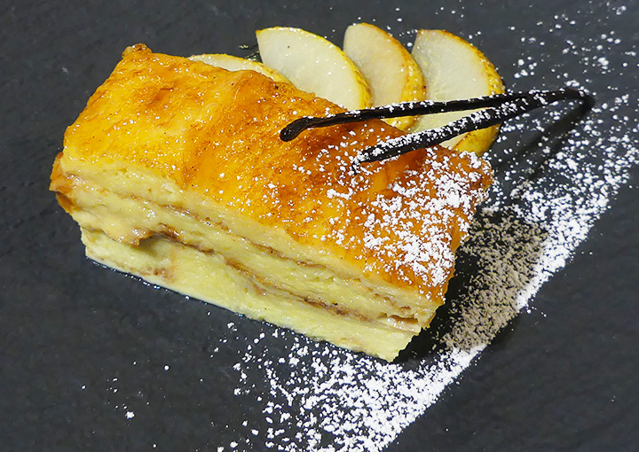 Brioche-Auflauf mit Apfel und Birne