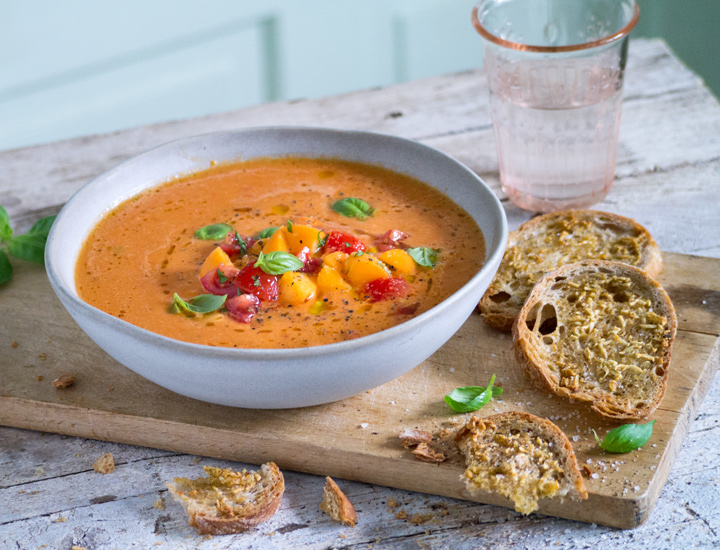 Kalte Aprikosen-Tomatensuppe