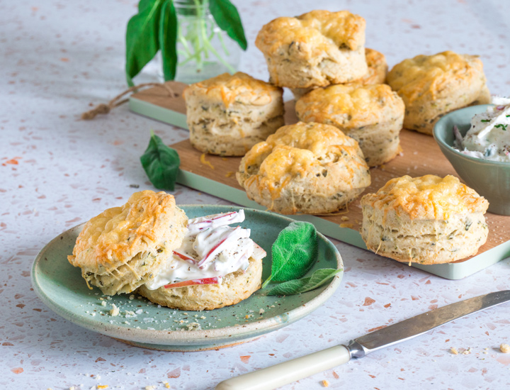 Salbei-Scones mit Apfeldip