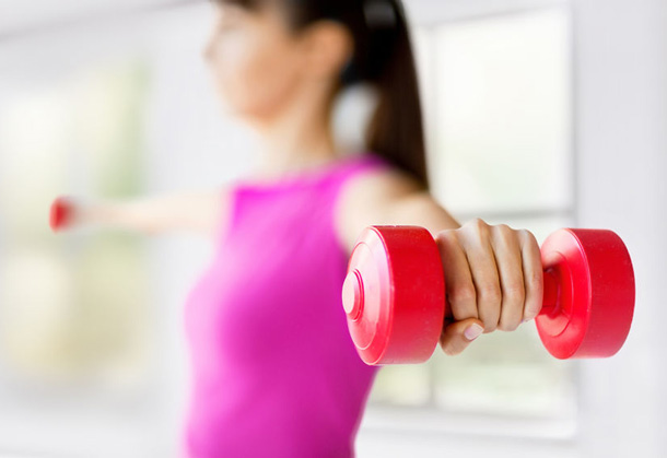 So geht gelenkschonendes Krafttraining (Foto: 123RF/dolgachov) gelenkschonendes Krafttraining