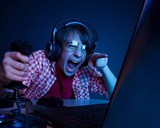 Kinder – im Sog des Computers? (Fotolia_80497712)