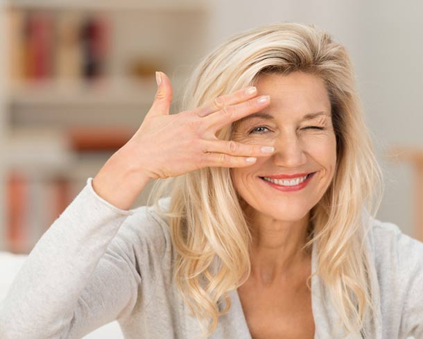 Frau mit Falten (Fotolia_73340735_S_frau_wechseljahre) Frau mit Falten (Fotolia_73340735_S_frau_wechseljahre)