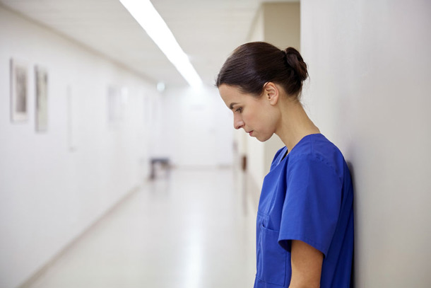 Frau im Stress (Foto: 123RF/dolgachov) Frau Burnout