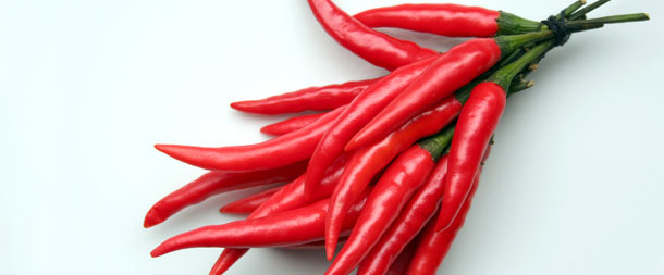 Le poivre de Cayenne a un effet positif sur les problèmes articulaires (Photo: Fotolia) Les fruits du piment de Cayenne ont un effet favorisant la circulation sanguine et apaisant les démangeaisons